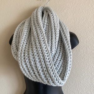 Steve Madden silver grey infinity scarf